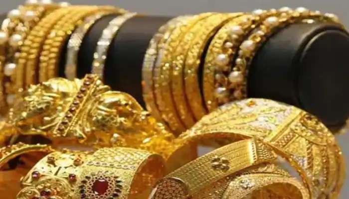 Man Donates Gold : భార్య చివరి కోరిక కోసం 17 లక్షల బంగారాన్ని ఇచ్చేశాడు