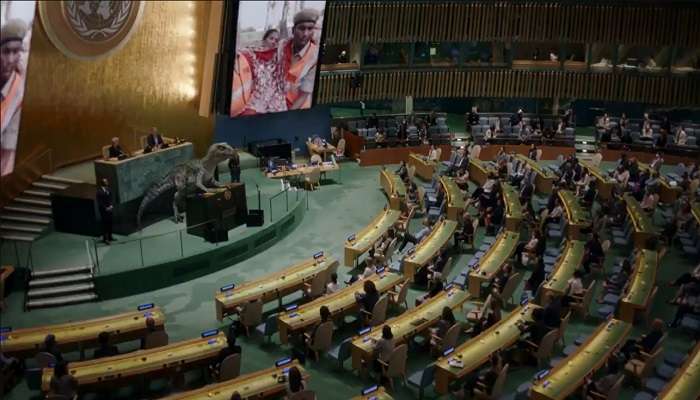 Dinosaur in UN General Assembly: ఐక్యరాజ్యసమితి సర్వసభ్య సమావేశంలో డైనోసర్‌ స్పీచ్‌