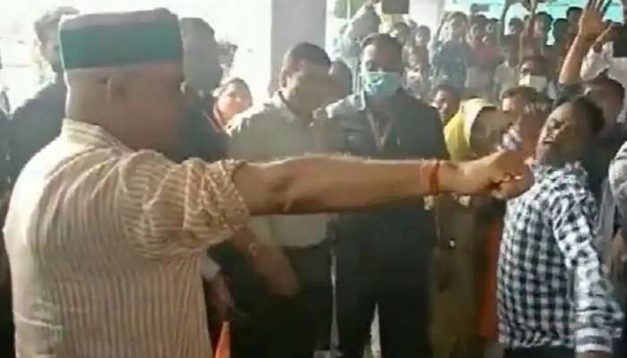 Chhattisgarh CM Baghel: దీపావళి వేడుకల్లో కొరడాతో కొట్టించుకున్న ముఖ్యమంత్రి