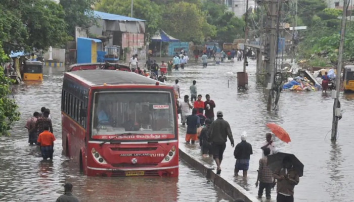 Chennai floods: చెన్నైని ముంచెత్తుతున్న వరద నీరు, క్షేత్రస్థాయిలో పరిశీలిస్తున్న ఎంకే స్టాలిన్