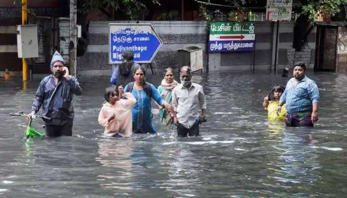  Tamilnadu Heavy Rains Alert: తమిళనాడును ముంచెత్తుతున్న భారీ వర్షాలు, 15 జిల్లాల్లో రెడ్ అలర్ట్
