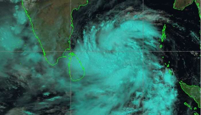 Cyclone Alert: బంగాళాఖాతంలో తుపాను, ఏపీలో అతి భారీ వర్షాల హెచ్చరిక జారీ