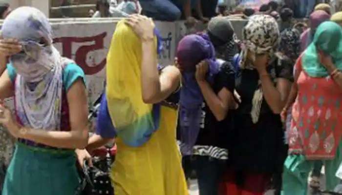  Prostitution busted: మసాజ్ సెంటర్ ముసుగులో వ్యభిచార దందా... బట్టబయలు చేసిన పోలీసులు 