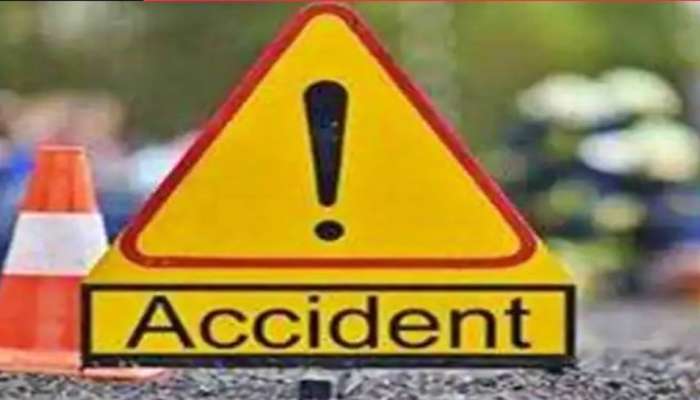Karimnagar Accident: చెట్టును ఢీకొట్టిన కారు..నలుగురు దుర్మరణం, ఒకరికి తీవ్రగాయాలు