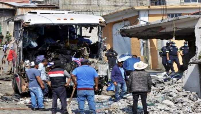 Bus Crash: సెంట్రల్ మెక్సికోలో ఘోర బస్సు ప్రమాదం...19 మంది మృతి