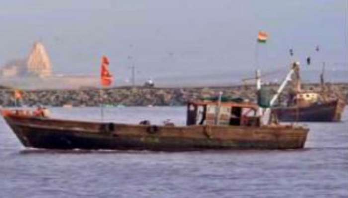 Gujarat: సముద్రంలో మునిగిన 15 పడవలు..పలువురు మత్స్యకారులు గల్లంతు..