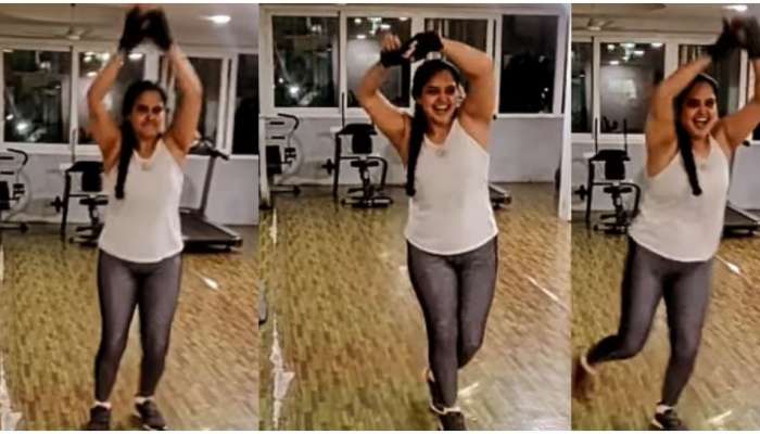 Pragathi Dance: అమ్మో.. ప్రగతి మళ్లీ రచ్చచేసిందిగా! నాగిని డ్యాన్స్‌తో అందాల ఆరబోత మాములుగా లేదు!!