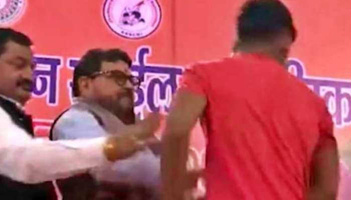 BJP MP Slapping Wrestler: రెజ్లర్ పై చేయి చేసుకున్న భాజపా ఎంపీ, వీడియో వైరల్