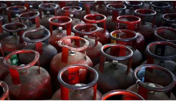 LPG Cylinder Price: సామాన్య ప్రజలకు భారీ షాక్.. జనవరి 1న గ్యాస్ ధరలపై కేంద్రం కీలక నిర్ణయం!!