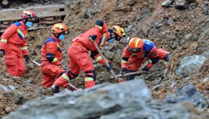 China Landslides: చైనాలో విరిగిపడిన కొండచరియలు.. 14 మంది మృతి!