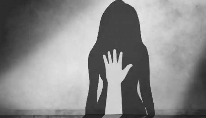 Young Woman Raped: కదులుతున్న ట్రైన్​లో యువతి అత్యాచారం- సీటు ఇస్తానని నమ్మించి..!