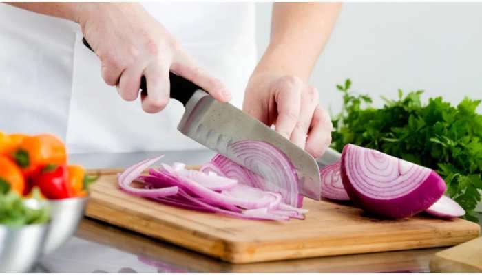 Onion Cutting Tips: ఉల్లిపాయలు తరుగుతుంటే కన్నీళ్లు రాకుండా సింపుల్ టిప్స్..