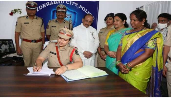 First SHO Woman Officer: సీపీ సర్‌ప్రైజ్.. 174 ఏళ్ల హైదరాబాద్‌ పోలీస్‌ చరిత్రలో తొలిసారిగా మహిళా ఇన్‌స్పెక్టర్‌!!