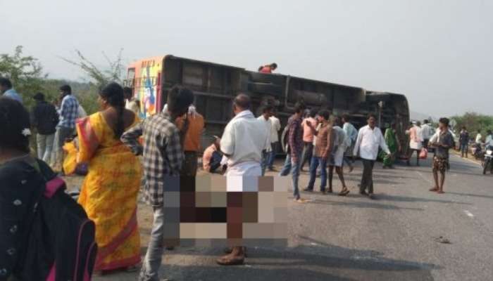 Karnataka Road Accident: ఘోర రోడ్డు ప్రమాదం... బస్సు బోల్తా పడి 8 మంది మృతి, 20 మందికి తీవ్ర గాయాలు 
