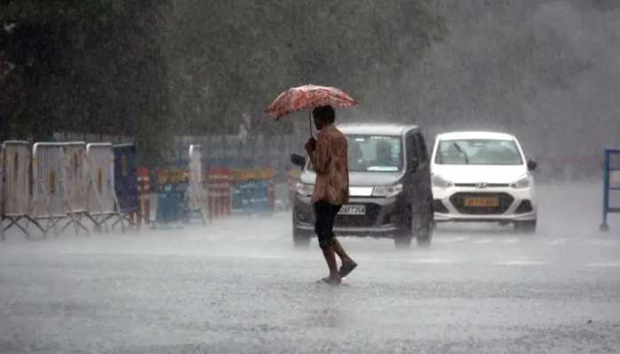 Rain in Hyderabad: హైదరాబాద్‌లో భారీ వర్షం.. ఒక్కసారిగా చల్లబడ్డ వాతావరణం..