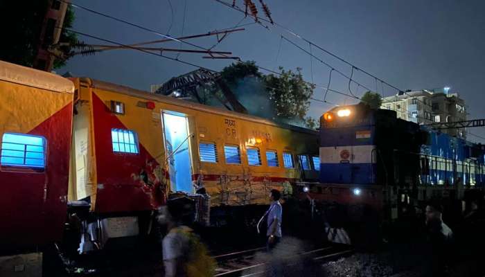 Train Accident: మహారాష్ట్రలో రైలు ప్రమాదం, ఒకే ట్రాక్‌పై రెండు రైళ్లు ఎదురెదురుగా..ఢీ ..భారీ పేలుడు