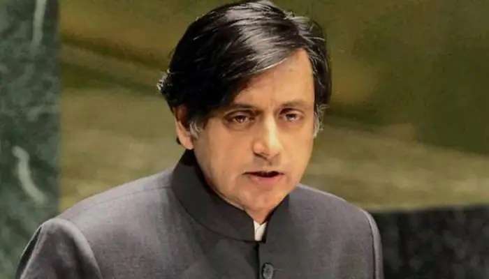 Shashi Tharoor: ఉమ్రాన్‌కు ఫిదా అయిన శశిథరూర్, టీమ్ ఇండియాలో తీసుకోవాలంటూ ట్వీట్