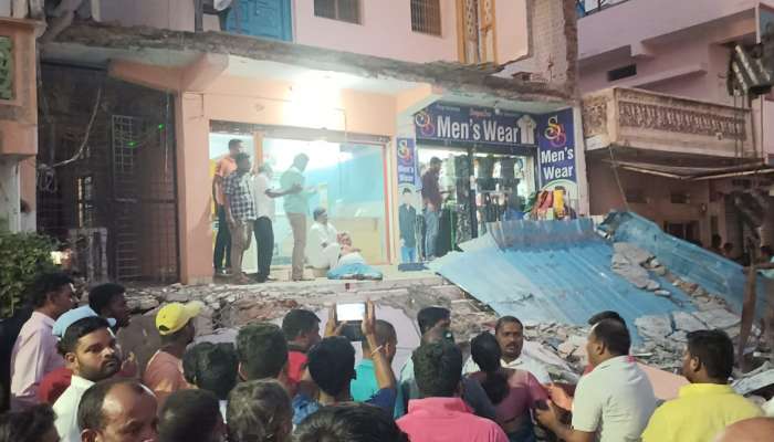 building collapse in yadadri: యాదాద్రిలో కుప్పకూలిన భవనం, నలుగురు మృతి