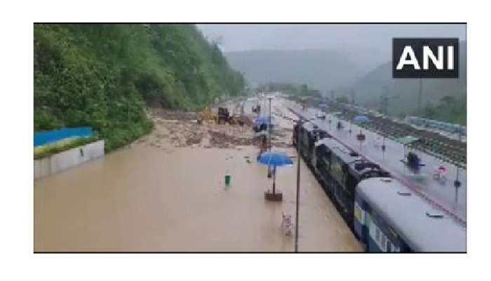 Assam Floods: అస్సోం వరదల్లో చిక్కుకున్న రెండు రైళ్లు, 14 వందల మంది ప్రయాణీకుల హాహాకారాలు