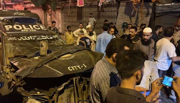 Karachi Blast: పాకిస్తాన్‌లో భారీ పేలుడు... ఒకరు మృతి, 13 మందికి గాయాలు... 