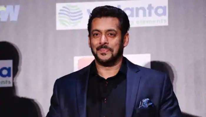 Salman Khan: సల్మాన్‌ ఖాన్‌ను డైరెక్ట్ చేయనున్న టాలీవుడ్ యంగ్ డైరెక్టర్... బిగ్ ఛాన్స్ కొట్టేశాడుగా...?