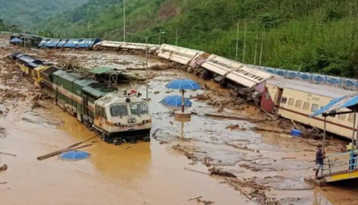 Assam Floods: వరదలతో అసోం అతలాకుతలం.. నీట మునిగిన రైల్వే స్టేషన్, వీడియో వైరల్