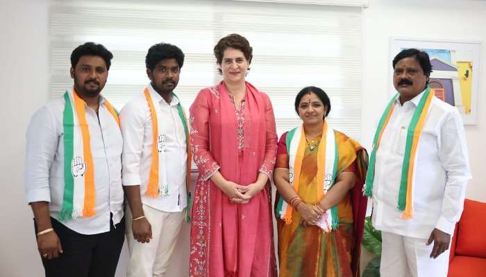 Nallala Odelu Joins Congress: కాంగ్రెస్‌ గూటికి నల్లాల ఓదెలు.. ప్రియాంక గాంధీ సమక్షంలో చేరిక.. ఇక బాల్క సుమన్‌తో 'ఢీ'..! 