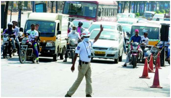 Hyderabad Traffic: హైదరాబాద్‌లో ట్రాఫిక్‌ మళ్లింపులు..ఎక్కడెక్కడో తెలుసా..!