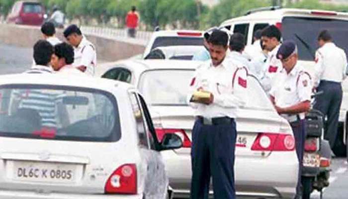 Delhi Traffic Police Challan: కారులో హెల్మెట్ ధరించలేదని జరిమానా విధించిన ట్రాఫిక్ పోలీస్!