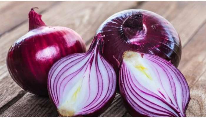 Raw Onion Side Effects: వేసవి అతిగా ఉల్లిపాయలను తింటున్నారా? అయితే మీరు ఈ నష్టాన్ని ఎదుర్కొక తప్పదు!