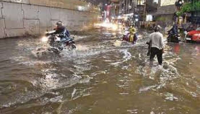 Hyderabad Rains:హైదరాబాద్ లో కుండపోత వాన.. లోతట్టు ప్రాంతాలు జలమయం.. పవర్ కట్ తో ప్రజలకు నరకం