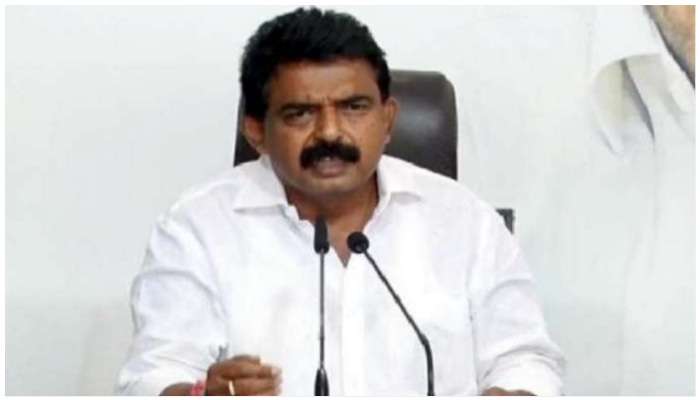 సొంత అన్నకు వెన్నుపోటు పొడిచిన వ్యక్తి పవన్.. సొంత అన్నకు వెన్నుపోటు పొడిచిన వ్యక్తి పవన్..