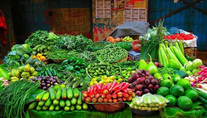 Vegetable Prices: భారీ వర్షాల ఎఫెక్ట్.. సామాన్యులకు షాకిస్తున్న కూరగాయల ధరలు... 