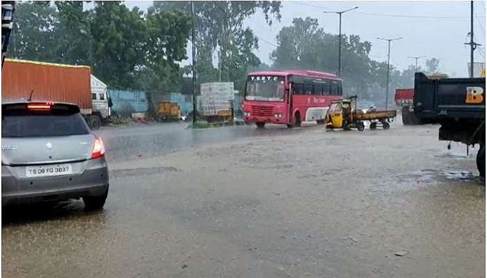 Hyderabad Rains: హైదరాబాద్‌లో రెయిన్ అలర్ట్..రాగల రెండు గంటల పాటు బీఅలర్ట్..!