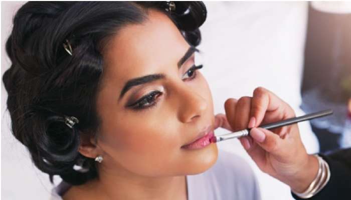 Monsoon Makeup Tips: వర్షాకాలంలో మేకప్ ఎక్కువసేపు నిలవాలంటే ఏం చేయాలి