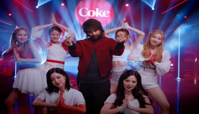 Allu Arjun Coca Cola Ad: కొరియన్ గర్ల్స్ తో కలిసి కోకాకోలా యాడ్ లో ఇరగదీసిన బన్నీ..!