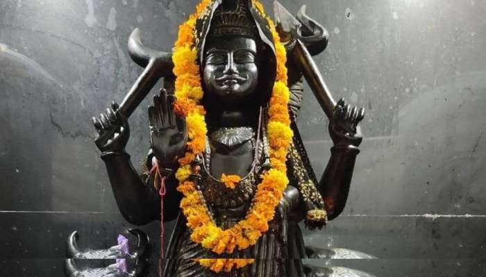 Shanichar Amavasya 2022: శనీచర అమావాస్య నాడు శనిపీడ నుంచి విముక్తులయ్యేందుకు ఏం చేయాలి, ఆగస్టు 27 ఉదయం ఏమౌతుంది ఆ రాశులకు