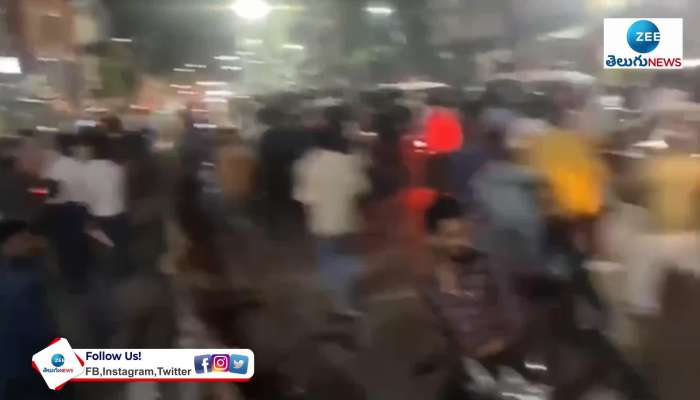 Shocking visuals from hyderabad old city RAF jawans lathi charge during midnight protests in hyderabad