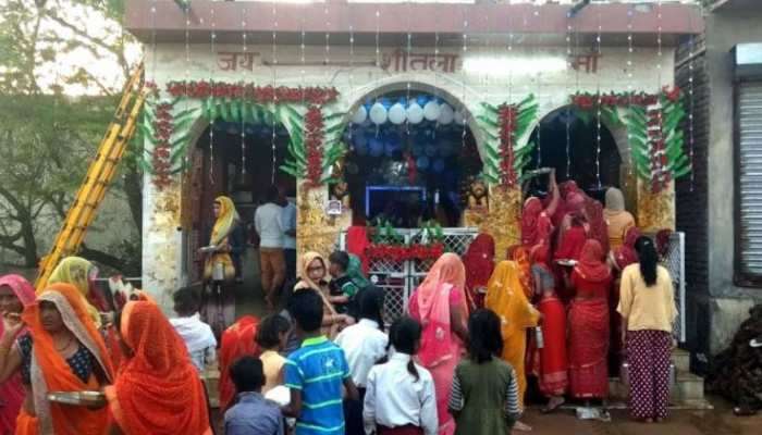 Uttar Pradesh: షాకింగ్.. ఆలయంలో నాలుక కోసుకుని అమ్మవారికి సమర్పించిన భక్తుడు...