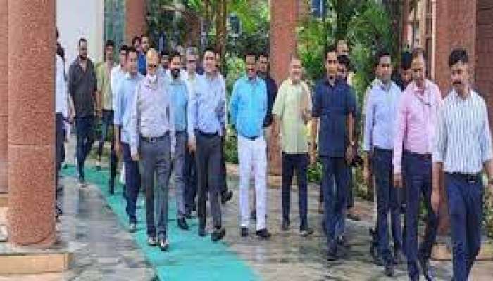 Goa Politics: గోవాలో కాంగ్రెస్ కు  బిగ్ షాక్.. బీజేపీలో చేరిన 8 మంది ఎమ్మెల్యేలు 