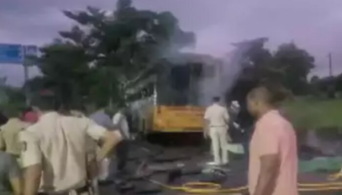 Nashik bus fire: నాసిక్‌లో ఘోర ప్రమాదం... బస్సులో చెలరేగిన మంటలు.. 10 మంది సజీవదహనం..