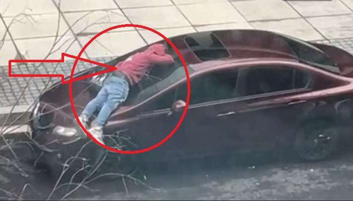 Man Sleeping on Moving Car: రన్నింగ్‌ కారుపై నిద్రపోతున్న వ్యక్తి.. వీడియో వైరల్