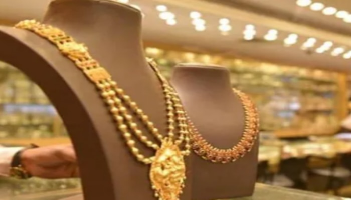 Gold, Silver Price Today: దిగిరాని పసిడి, వెండి ధరలు.. హైదరాబాద్ లో తులం బంగారం ఎంతంటే..