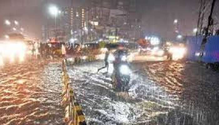 Hyderabad Rain Alert: కుండపోత వానతో హైదరాబాద్ జలమయం.. మరో రెండు రోజులు డేంజరే! 