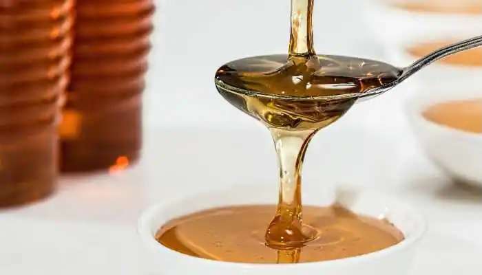 Honey precautions: తేనె అలా తీసుకుంటే విషంతో సమానమా, ఏం జరుగుతుంది