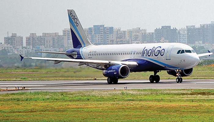 Flight Emergency Exit Door: ప్రయాణికుడు విమానం ఎమర్జెన్సీ డోర్ తెరిచిన ఘటనపై డిజిసిఏ విచారణకు ఆదేశం