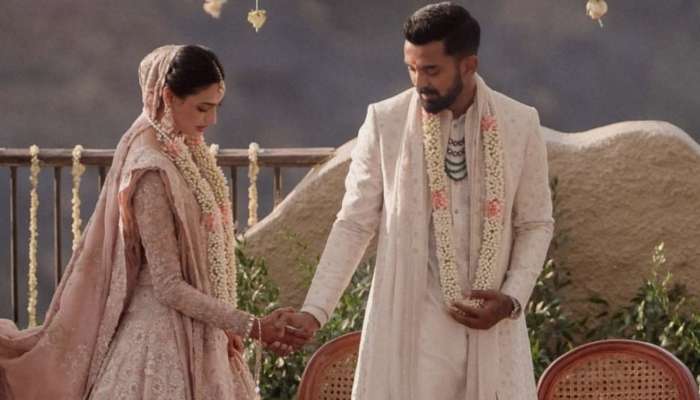 KL Rahul And Athiya Wedding Gifts: కొత్తజంట రాహుల్‌-అతియాపై గిఫ్ట్‌ల వర్షం.. రూ.50 కోట్ల ఫ్లాట్‌, రూ.1.64 కోట్ల కారు! ఇంకా మరెన్నో