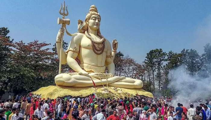 Maha Shivaratri 2023: తెలుగు రాష్ట్రాల్లో మహా శివరాత్రి శోభ.. ఆలయాలకు పోటెత్తిన భక్తులు!