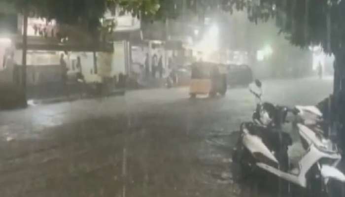 Rains in Hyderabad: రుతుపవనాలొచ్చేశాయోచ్..  వర్షాలతో పులకరించిన హైదరాబాద్.. సేద తీరిన జనం!