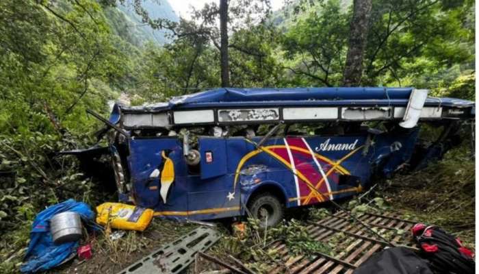 Uttarakhand Road Accident: లోయలోకి దూసుకెళ్లిన బస్సు.. ఏడుగురు దుర్మరణం